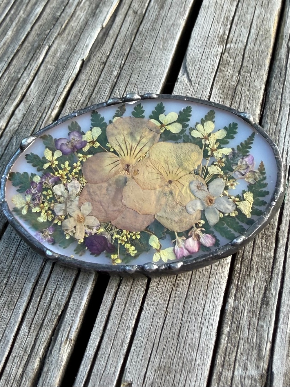 Soldered Metal Oval Dried Flowers Under Glass Over Milk Glass Brooch/Pin 2” - Picture 10 of 16